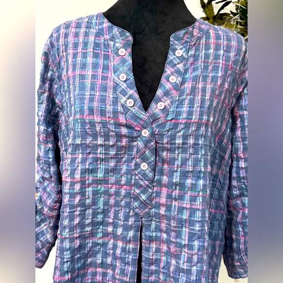 Sharon Young Blue and Pink Button Down Tunic with Mandarin Collar Tie Sleeves - Picture 2 of 10